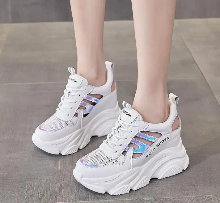 AIRY – Ultra-Light White Sneakers with Wedge Comfort"