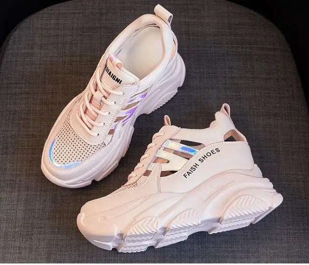 AIRY – Ultra-Light White Sneakers with Wedge Comfort"