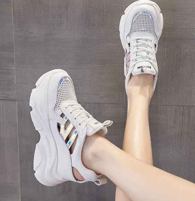 AIRY – Ultra-Light White Sneakers with Wedge Comfort"