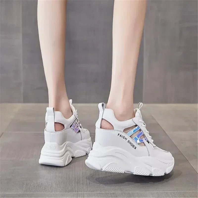 AIRY – Ultra-Light White Sneakers with Wedge Comfort"