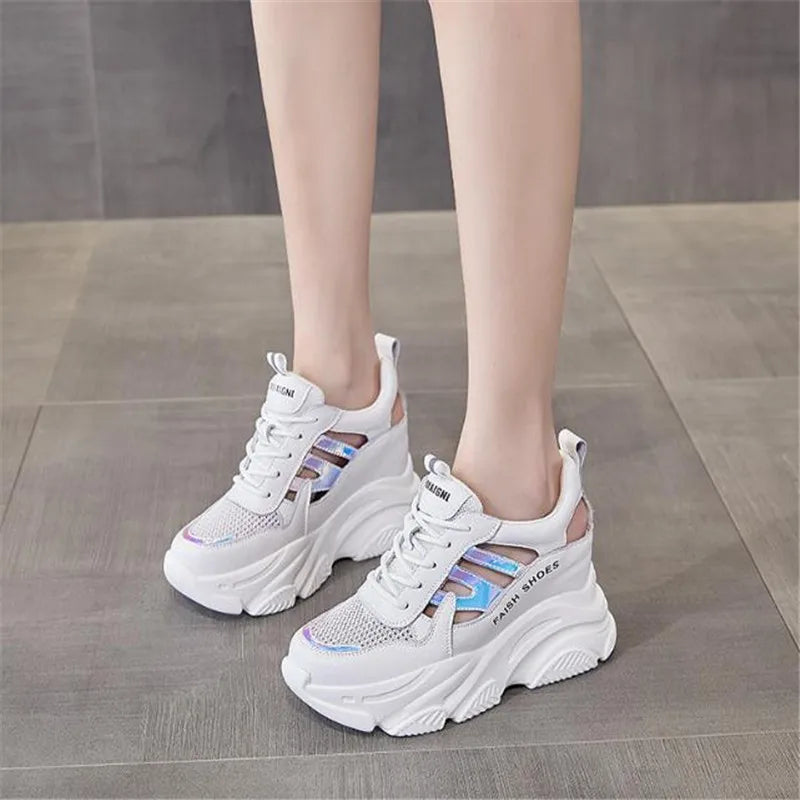 AIRY – Ultra-Light White Sneakers with Wedge Comfort"