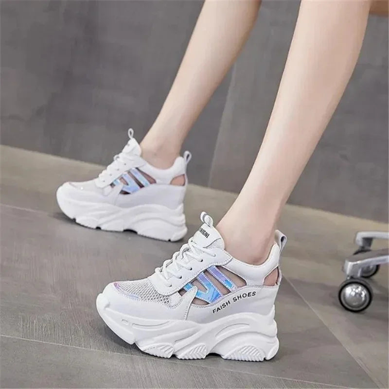 AIRY – Ultra-Light White Sneakers with Wedge Comfort"