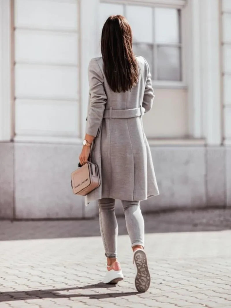 Elegant coat for stylish women