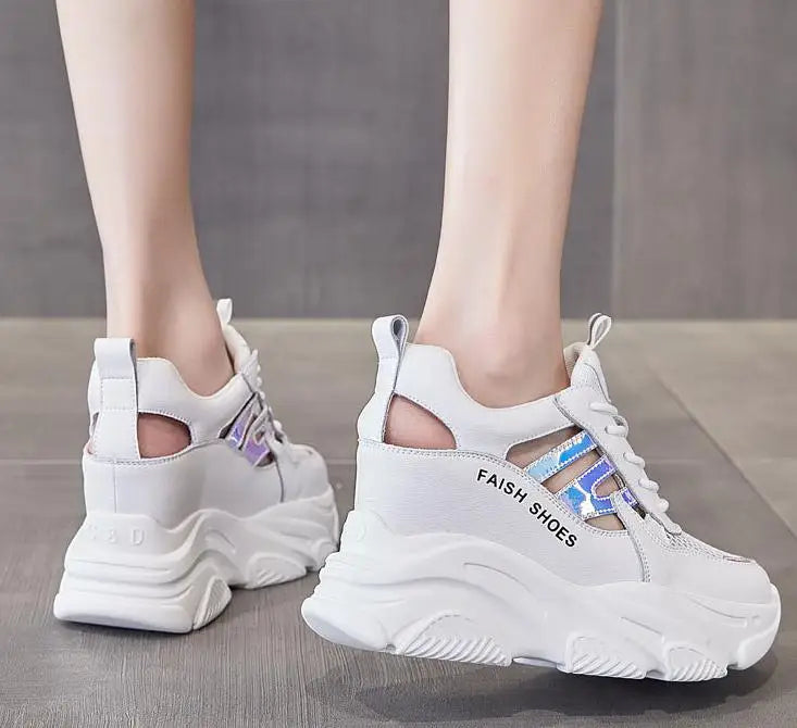 AIRY – Ultra-Light White Sneakers with Wedge Comfort"