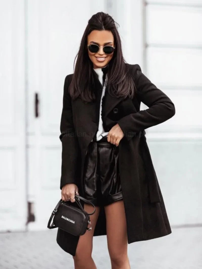 Elegant coat for stylish women