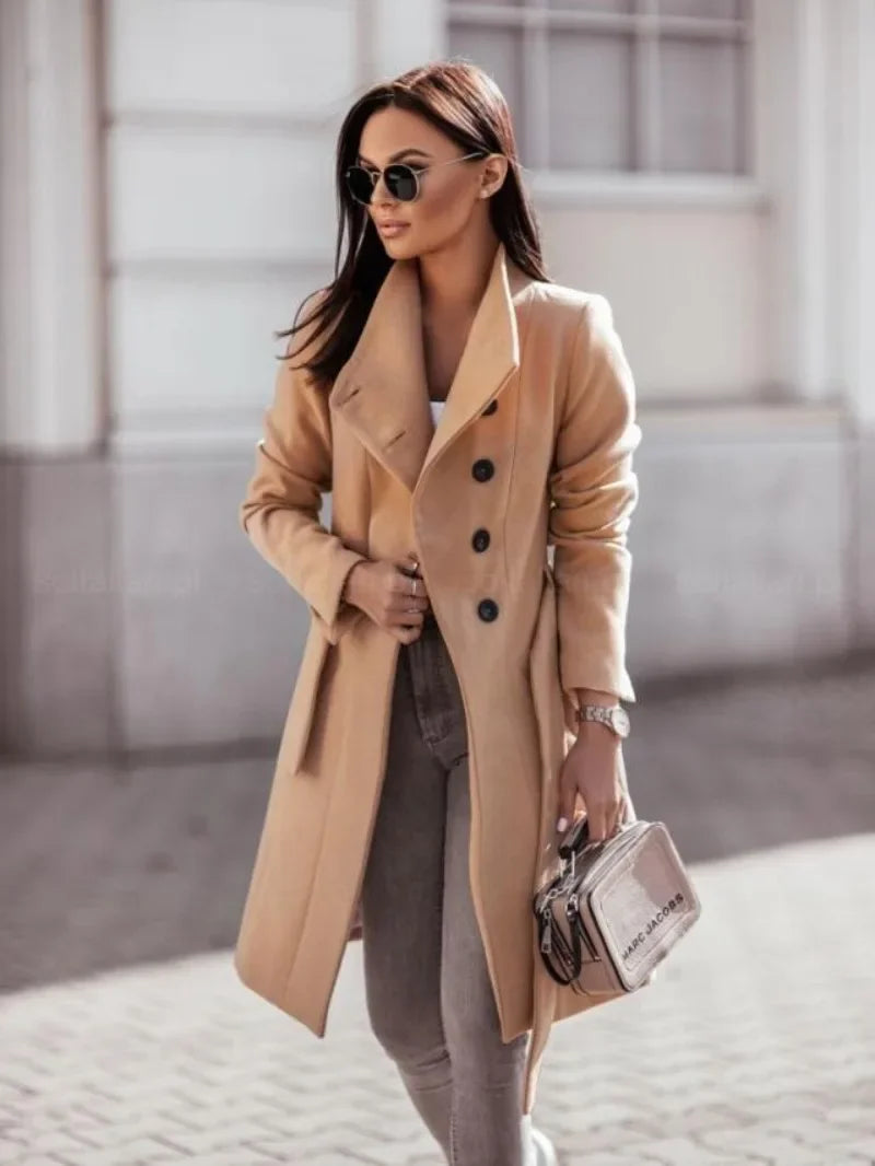 Elegant coat for stylish women
