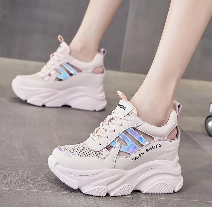 AIRY – Ultra-Light White Sneakers with Wedge Comfort"